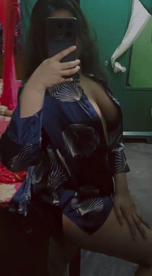 Sweet desi girl sucking her bf and pissing for him