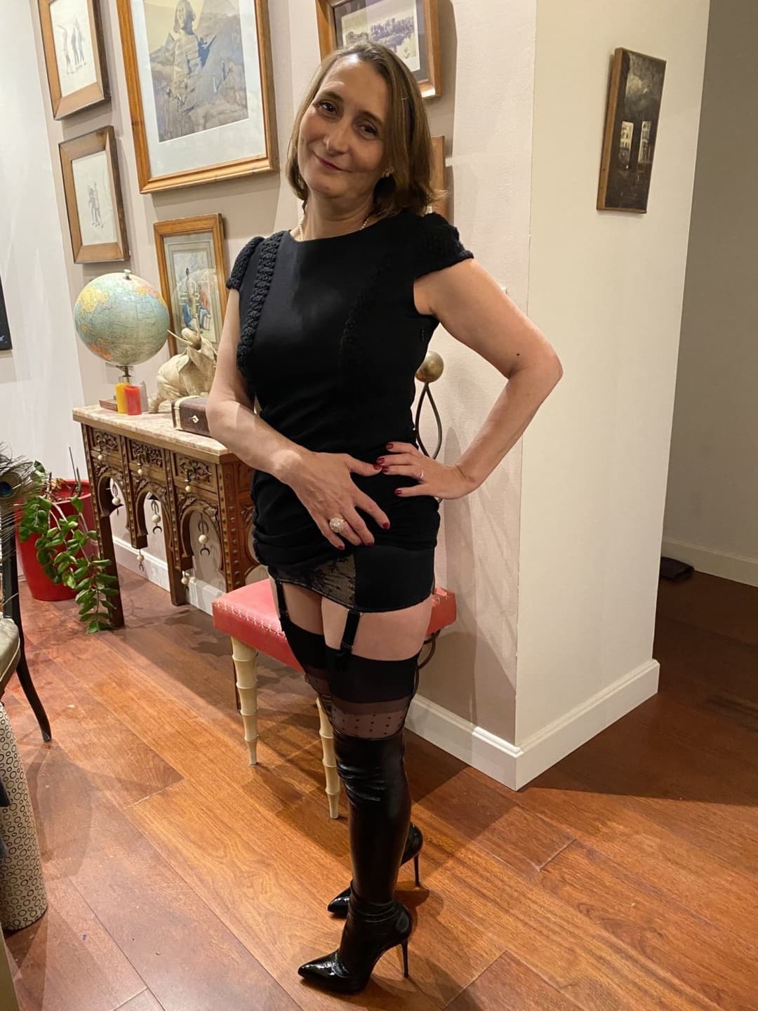 webslut MILF boots and stocking