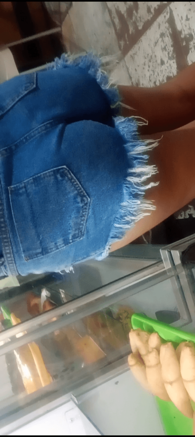 Depois de meter, levar a cachorro pra fazer um lanche.( Buceta dela estar cheia de gala)