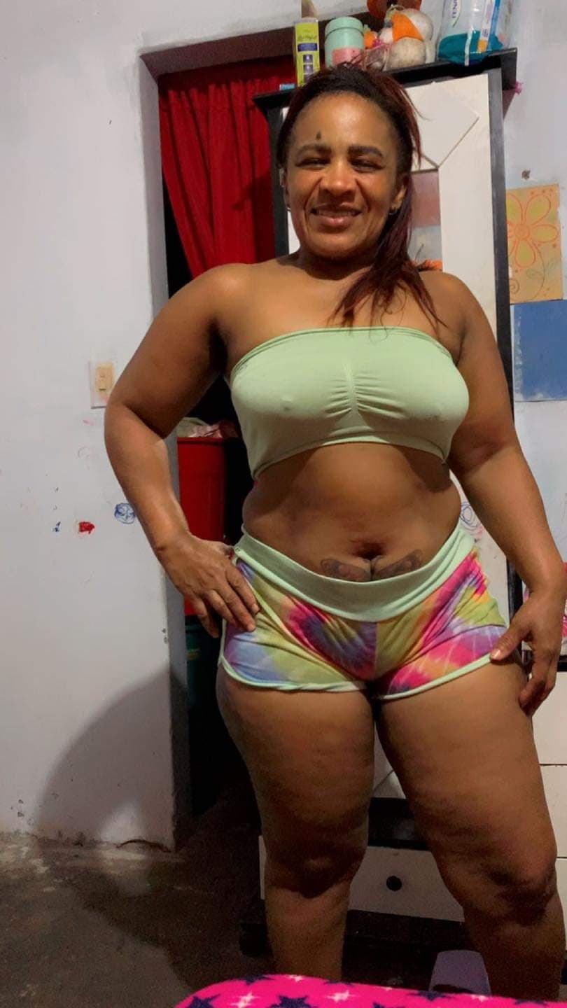 Madura gorda morena muy cachonda sabe lo qe tiene de rico