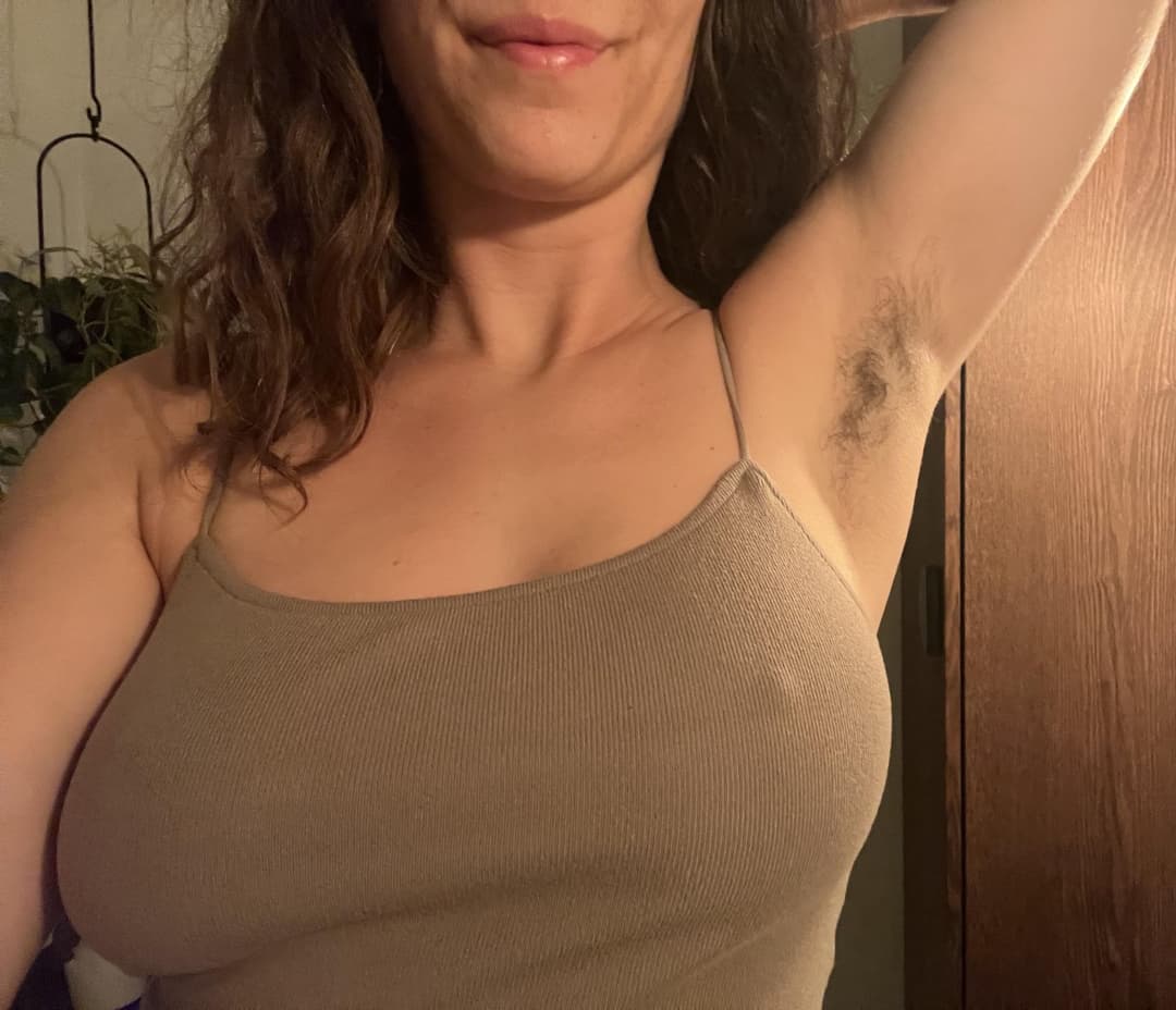 Maple: Fit, Hairy, Armpits, Sweaty