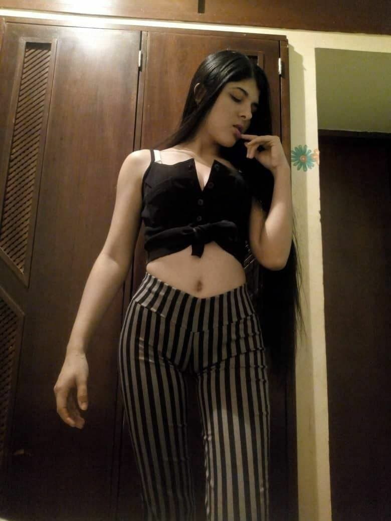 Morra mexicana con rico culo sexy con lencería putita muestras su Concha caliente