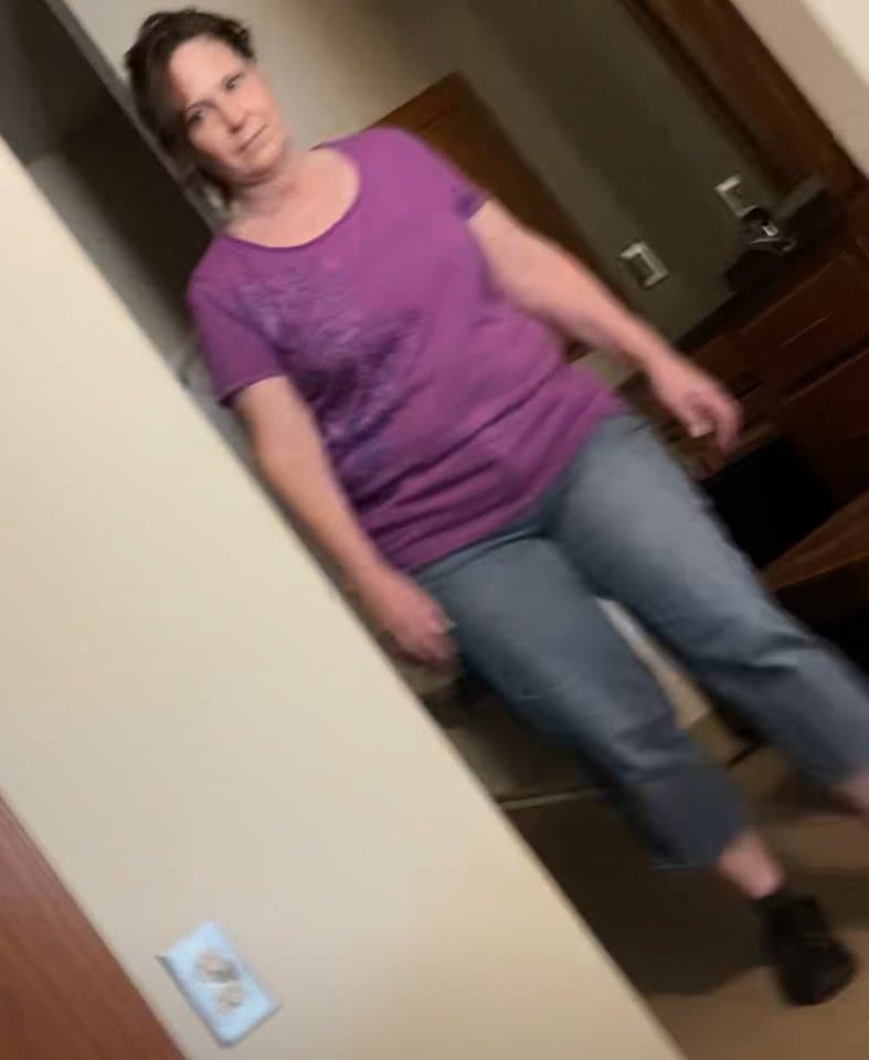 Thick Ass Gilf Helps Her Dad David Move While I Take Creepshots