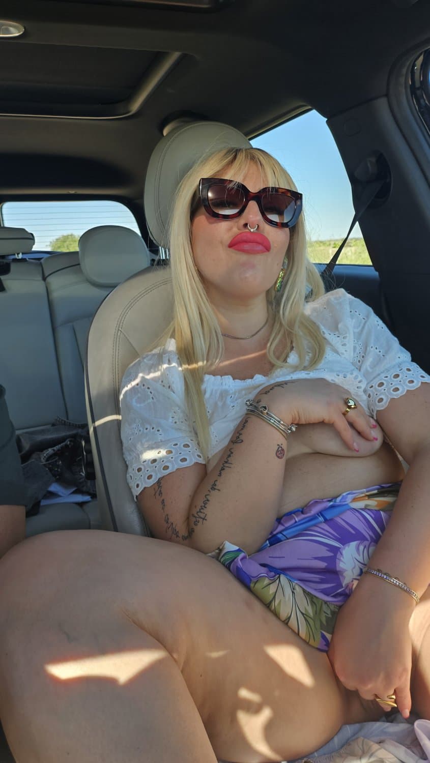 Italian Slut Rosa Bunnydoll, italiana Exhibitionist, car, doctor, craves to become italy n°1 Slut