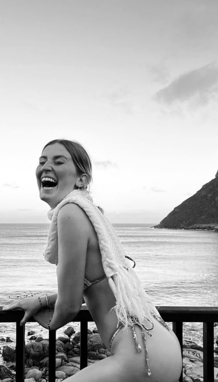 Tall blonde slut with mommy milkers sister with nice ass and biggertits ?