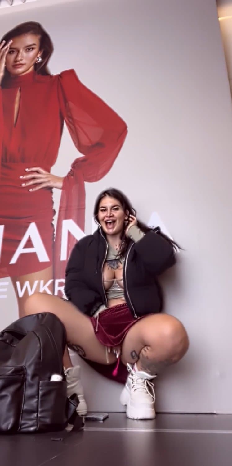 Risky playing with herself Mall Making herself Squirt