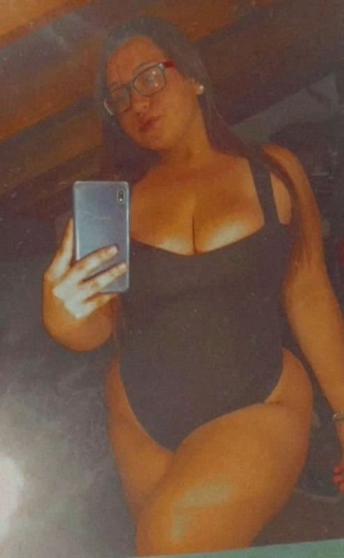 Gordibuena Argentina puta, cara de que se come la pija entera la puta, las pedazos de tetas que tien