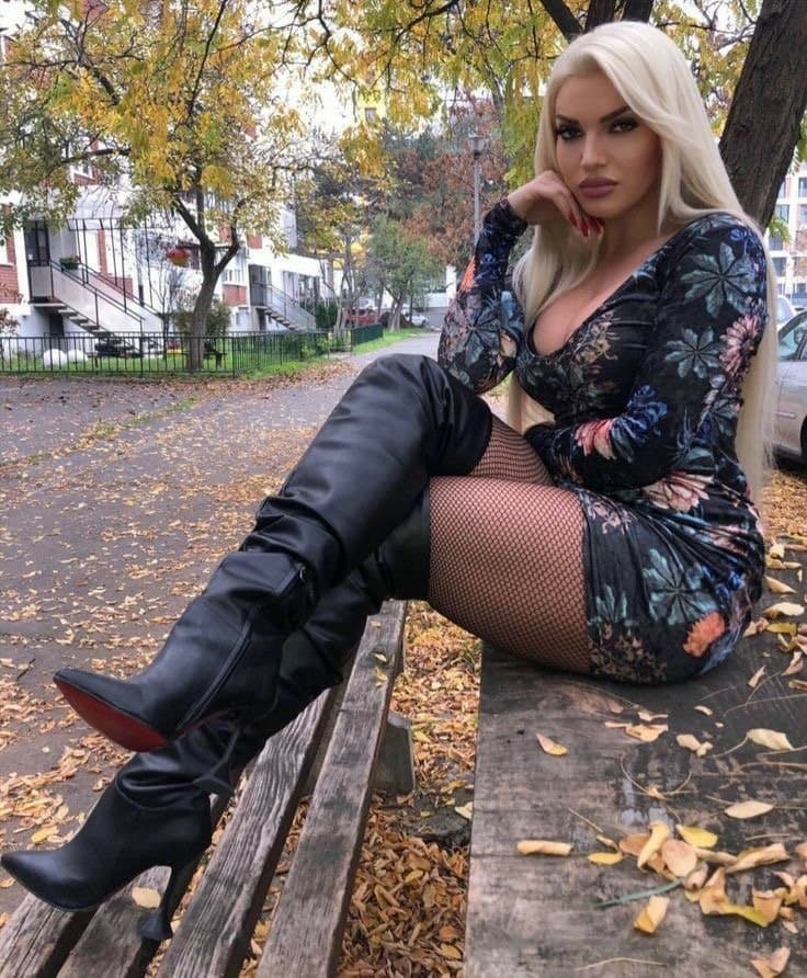 Highheels boots websluts pt2