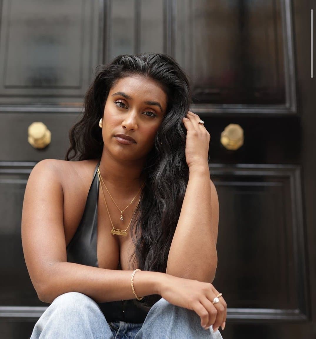 Hot Tamil chick dm submissions