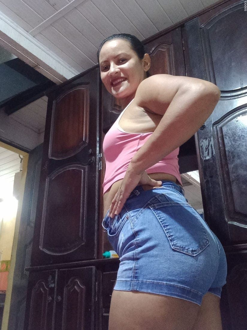 Padrão da coroa Paraense, baixinha, morena e rabuda