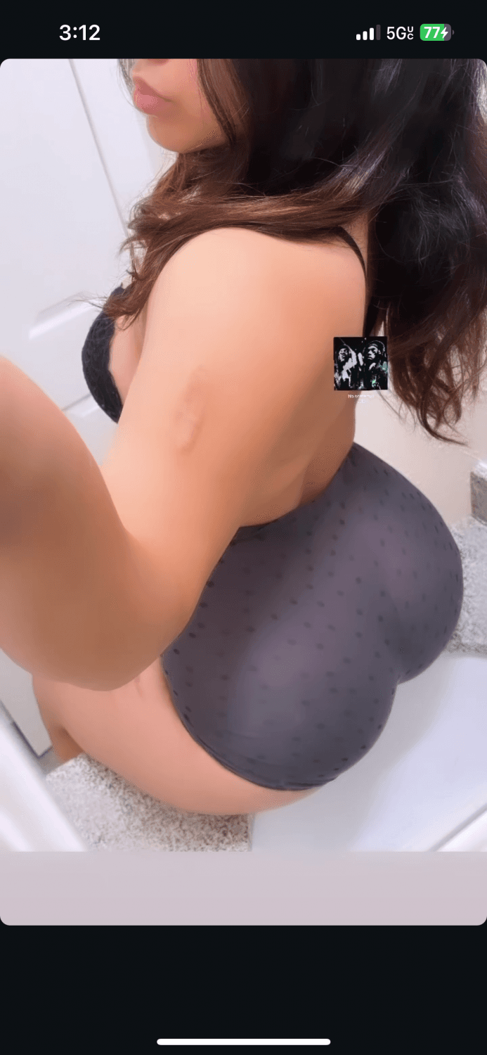 Big booty latina hoes??