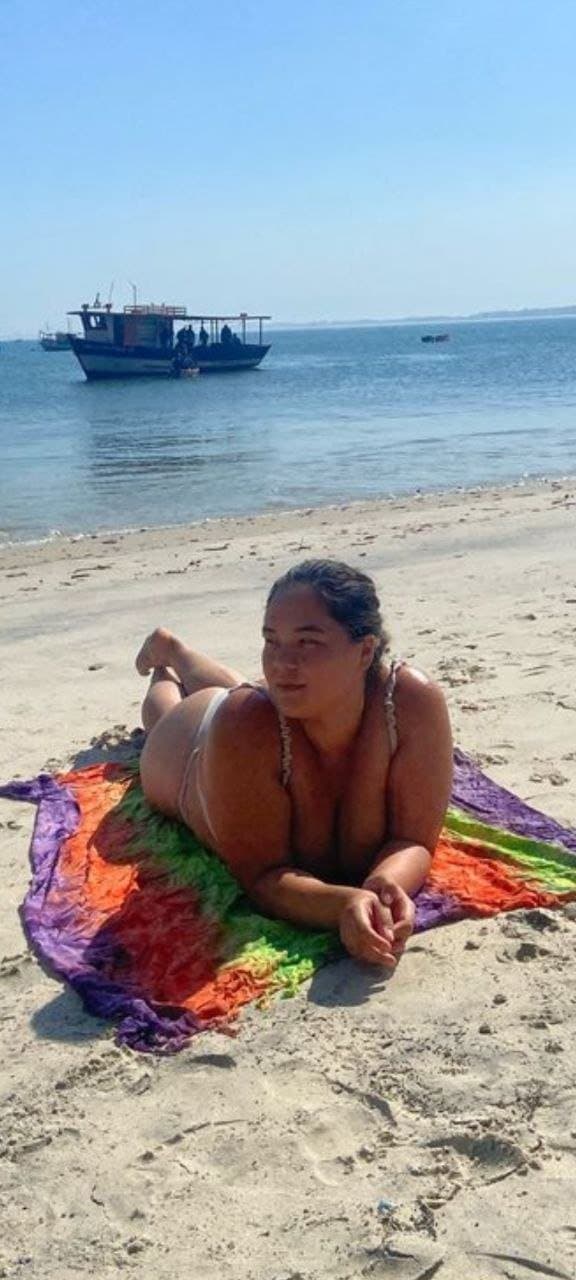 Vadia gorda de um corno manso