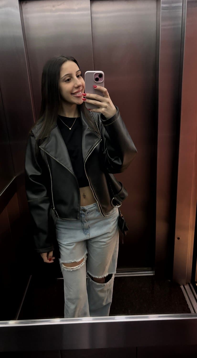 If you don’t touch me in the next 3 floors, I’ll touch myself