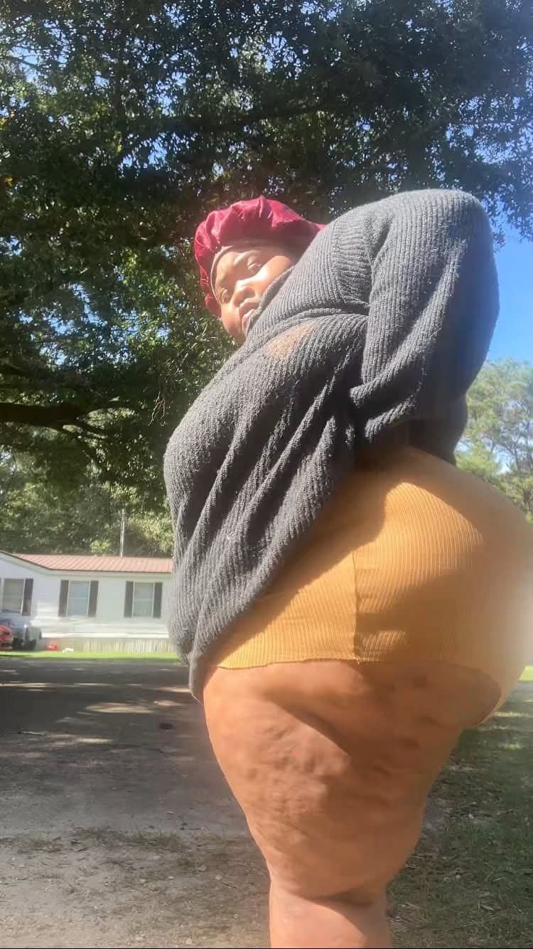 SEXY SSBBW HUGE CHUNKY BUG ASS