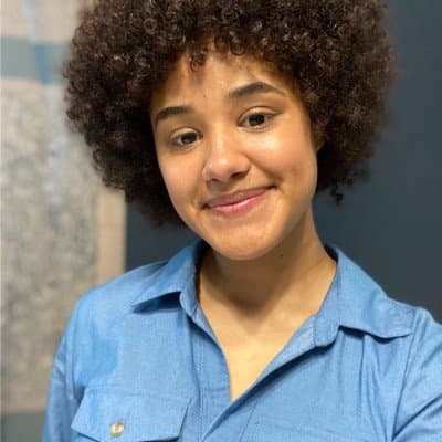 Click to view full size Puerto rican teen slut Alisha vazquez jerks off stranger in store