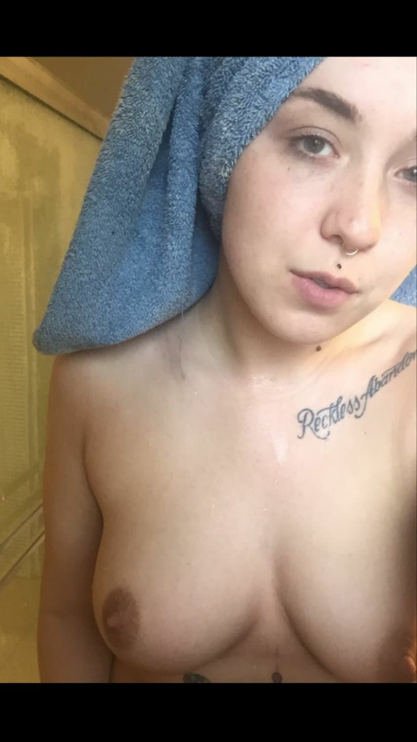 The Webslut Piper begs to be fucked.