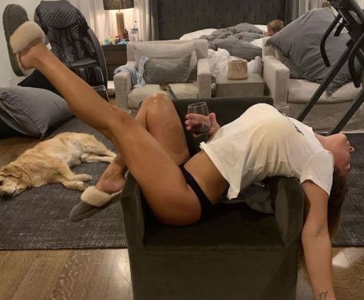 Jessie James Decker Banging Body&Big Luscious Melons and Hot Has Me Leaking for The Milf Beauty ??