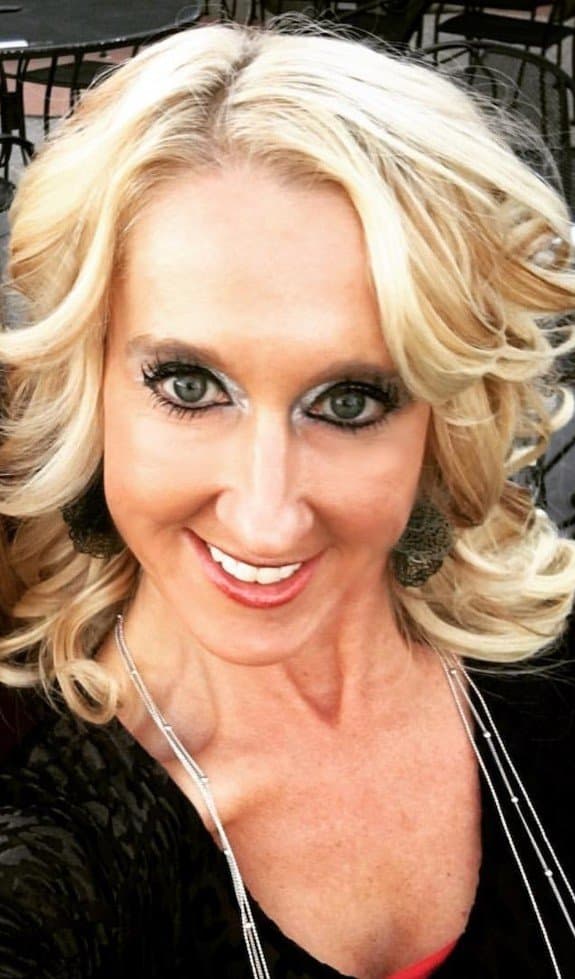 BLonde milf teacher sexts and fucks her teen student