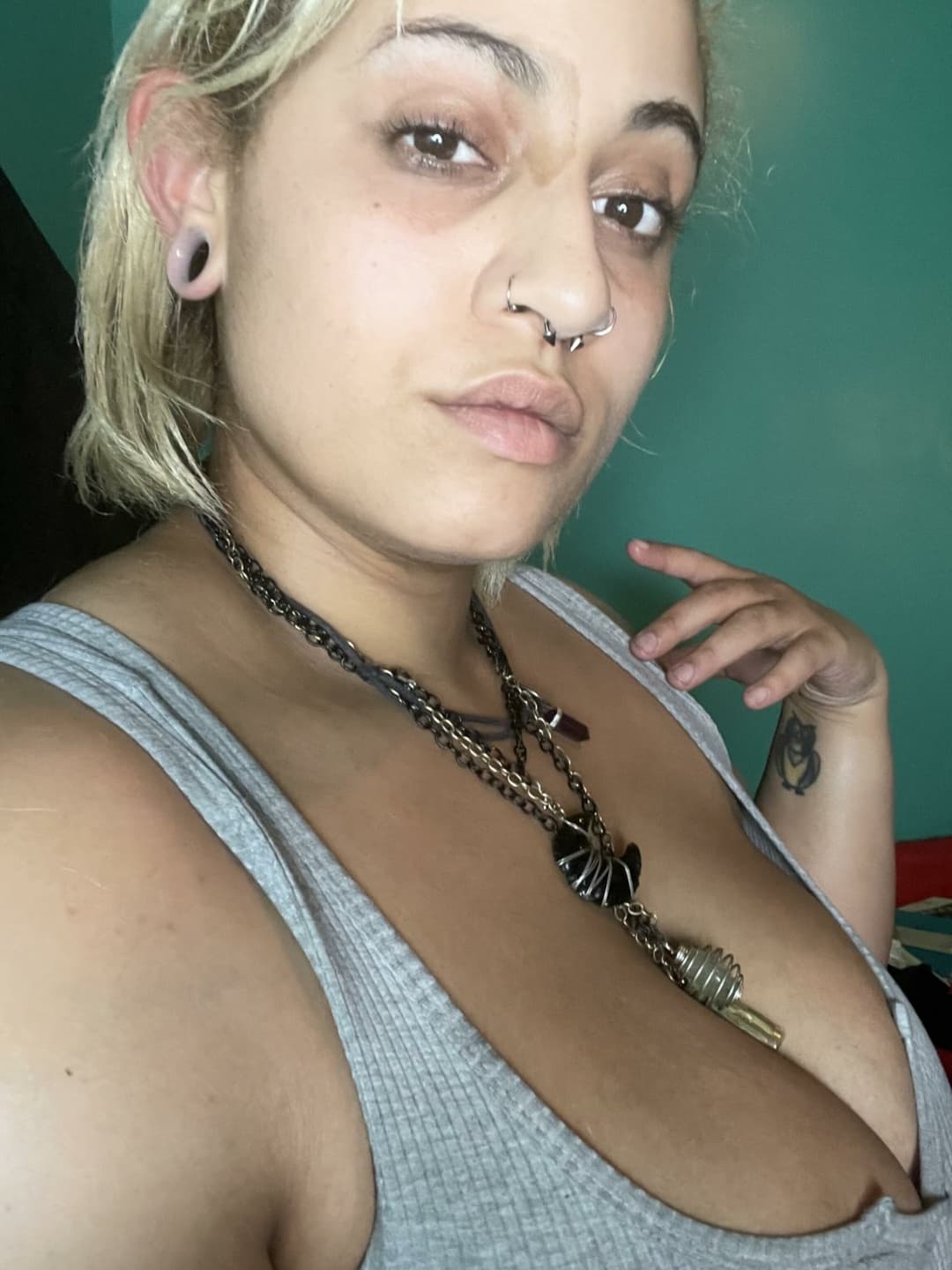 Fat ass slut gf Bea submitted on chatpic