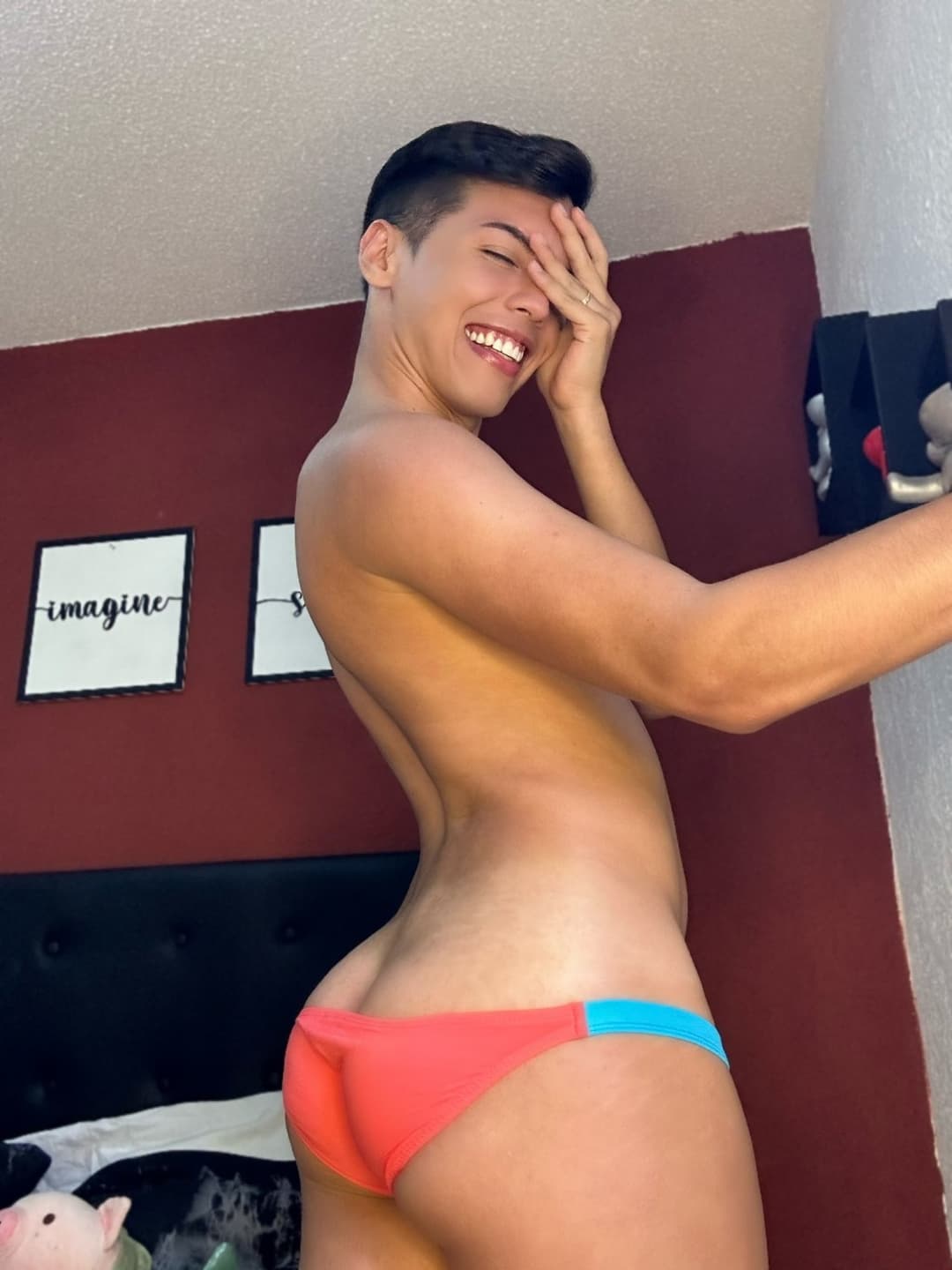 ALEJO ? HOT TWINK ASS ?