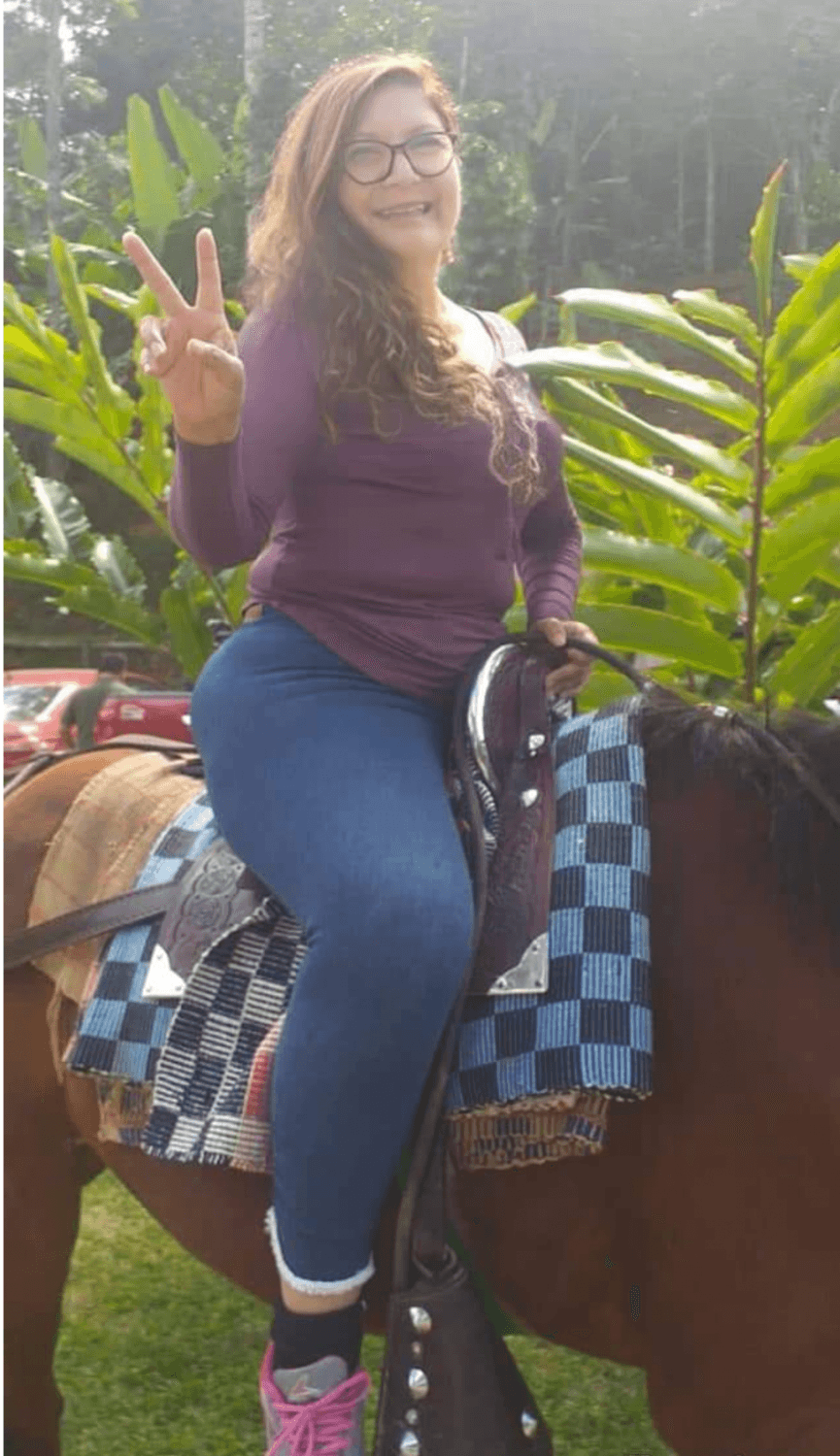 Abuela milf culona ? quieren verle su concha peluda y grande ? Comenten de ese trasero enorme.