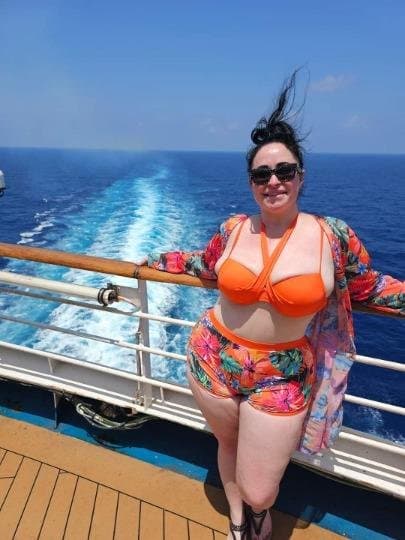 BAD DUMB THICK MATURE MILF MOM WHITE SNOWBUNNY MILF GOT ASS madura culona mama