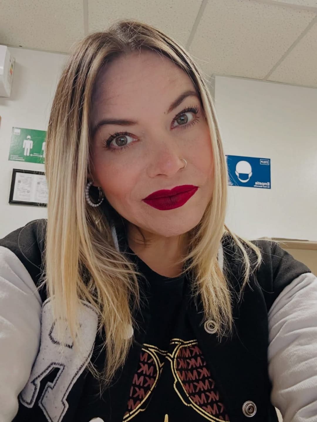 Haberme cogido a la mamá y unos años mas tarde a su hija fue excitante, las dos la chupan delicioso