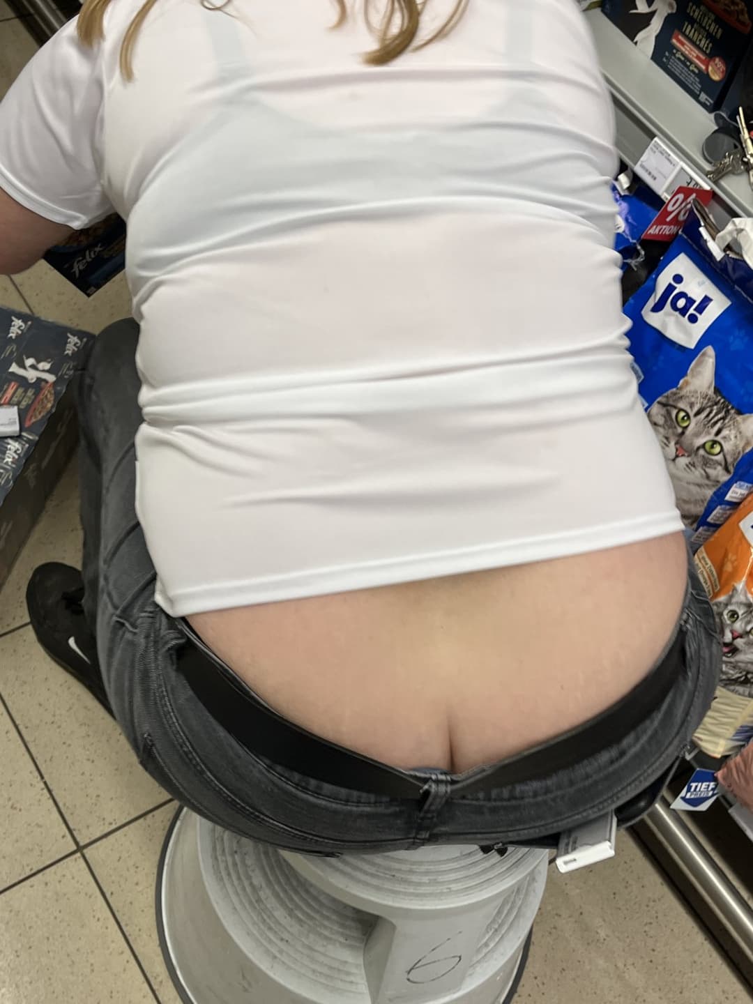 Big ass with HUGE asscrack