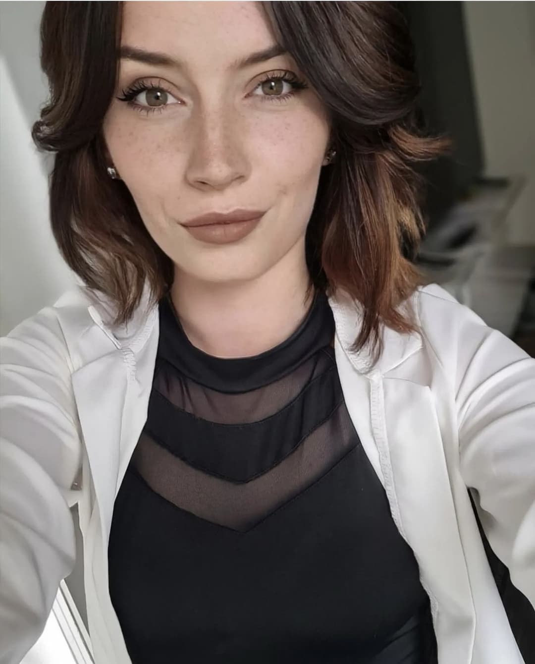 Busty analslut Jasmin