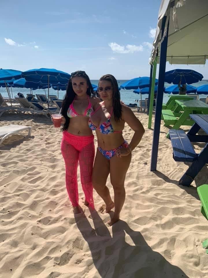 Floridia Spanish milf Mafe Gordon