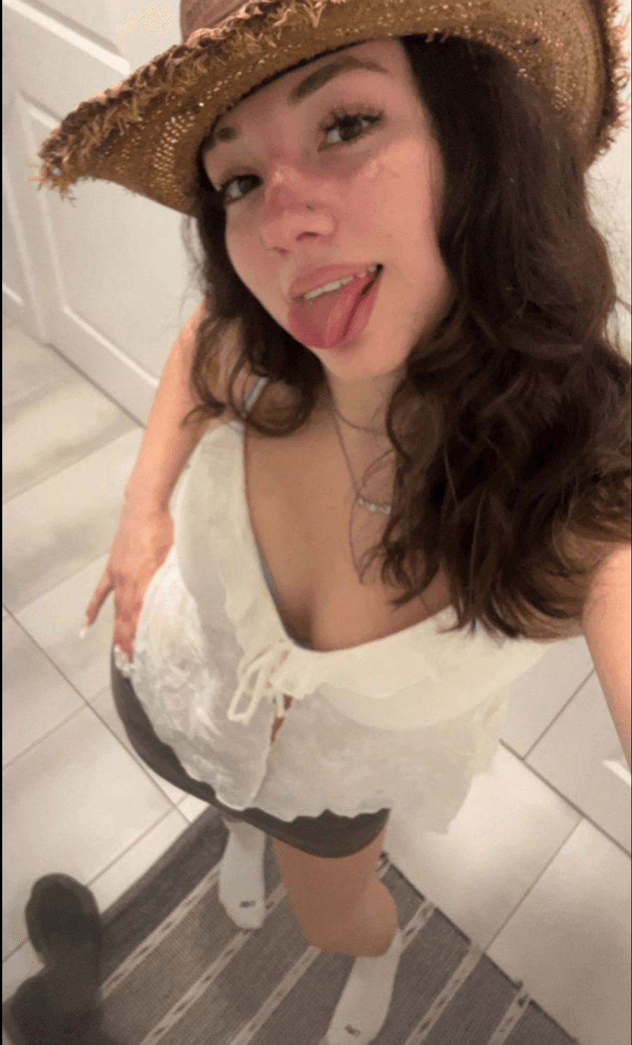 My hot irls love sticking out there tounges. There such sluts