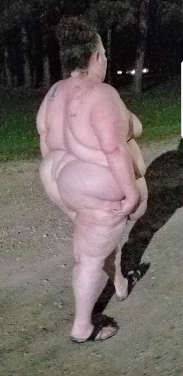 Nasty Public Fat Bitch Aprill Thompson is addicted to BBC