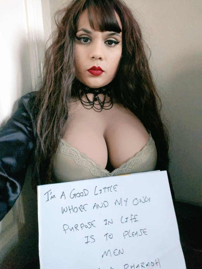Lexi, a UK Muslim show whore, enjoy the cum whore showing off