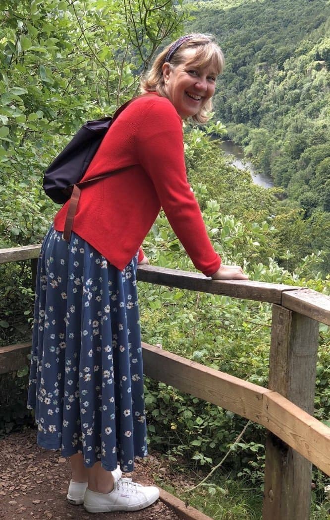 Susie from the UK shows us her tits and hairy old cunt