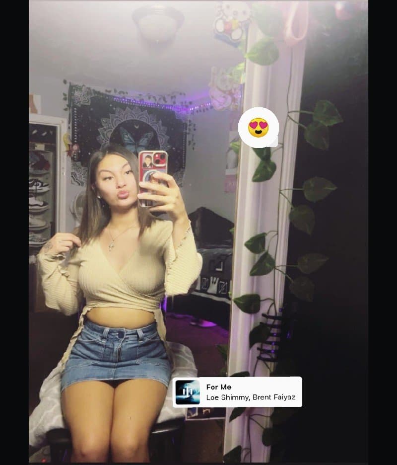 Social media: Kimora L Sheridan Amelia nunez they like dick vid swinging N they send nudes also
