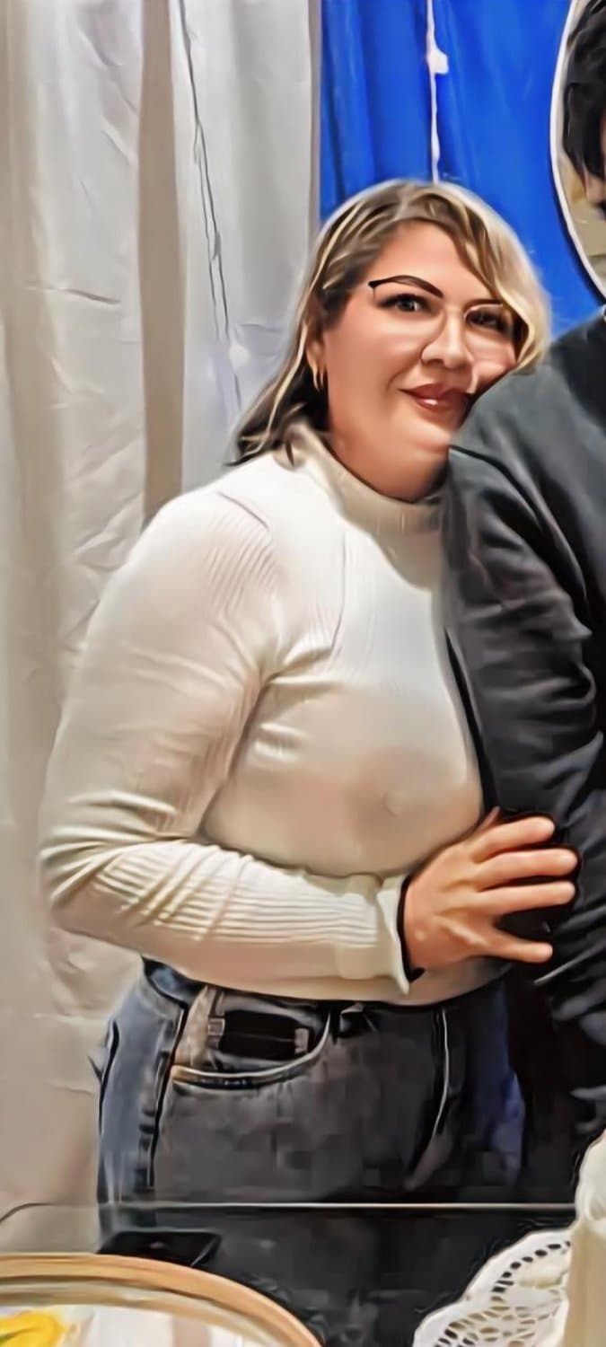 VICTORIA ROMERO UNA MILF SUPER GUAPA Y CON ENORMES TETAS PARA CHUPAR TODO EL DIA. DISFRUTEN