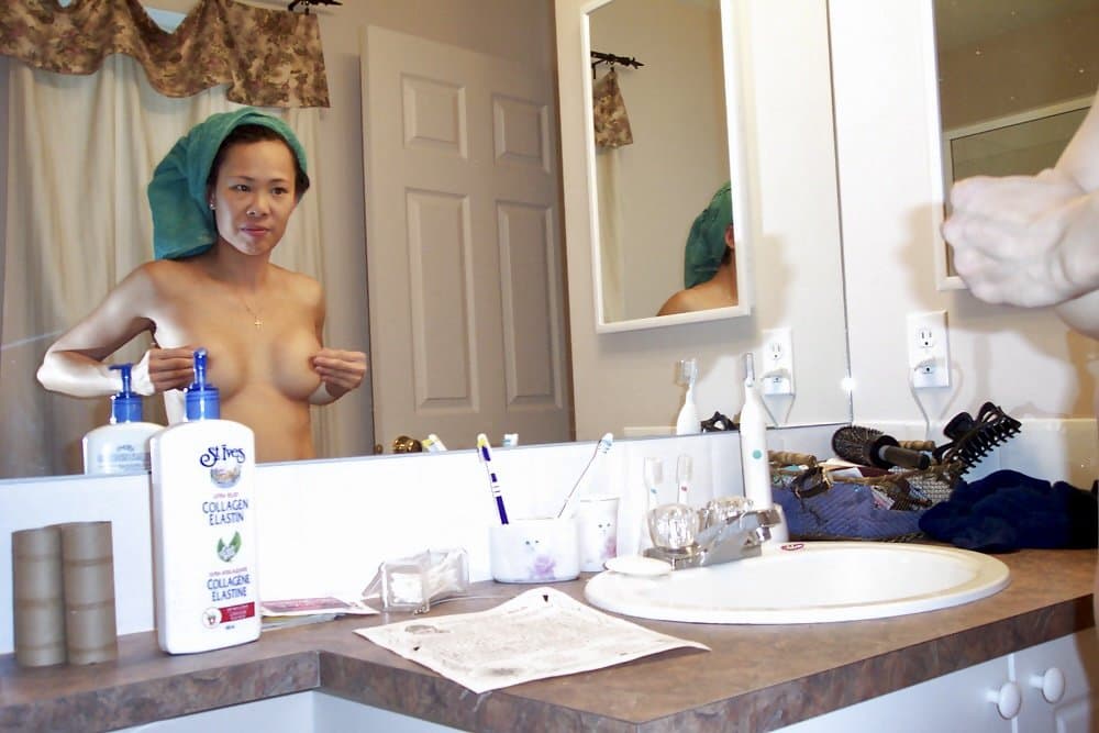 Asian wife was born to be naked for everyone