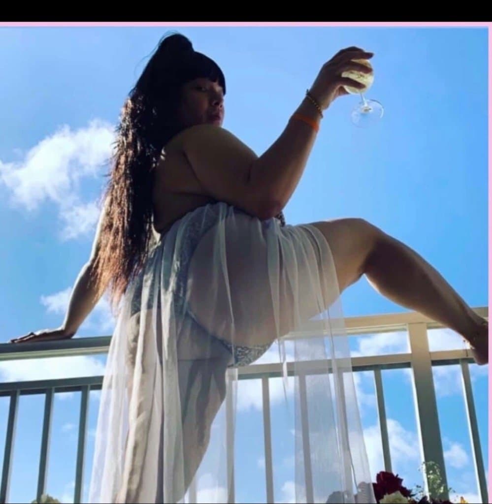 AUTHENTIC real MATURE ebony fat pussy moms camera roll from her phone REAL LEAKS