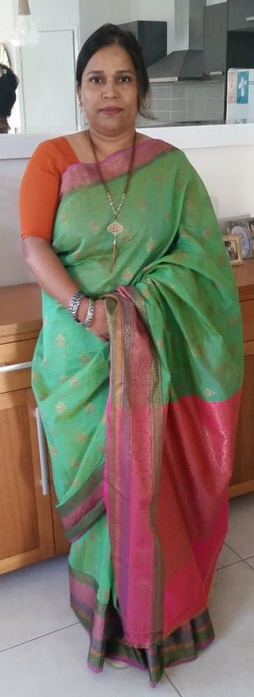 Voluptuous bhabhi from Dhaka, Bangladesh. No one could resist to pound this bhabhi????