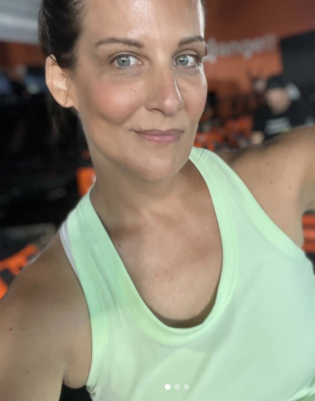 Click to view full size Teacher, 41, horny Wife, hubby deployed, meeting random men taking them raw at mall where she works