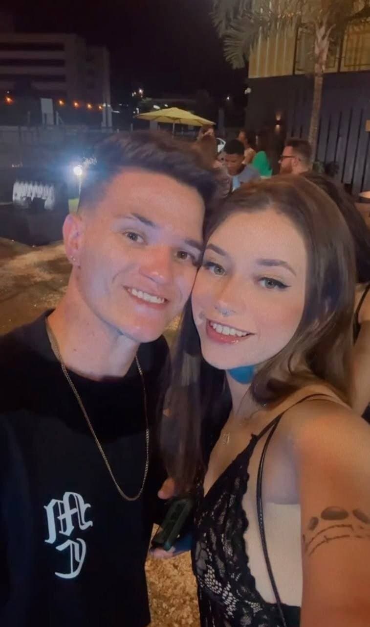 Novinha safada pedindo leitinho