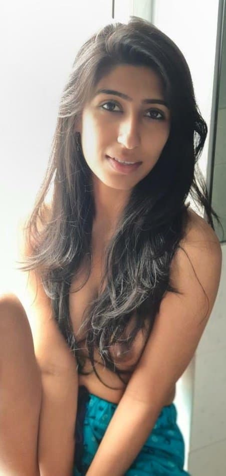 Click to view full size Hot Indian Babe Affair With Co-worker