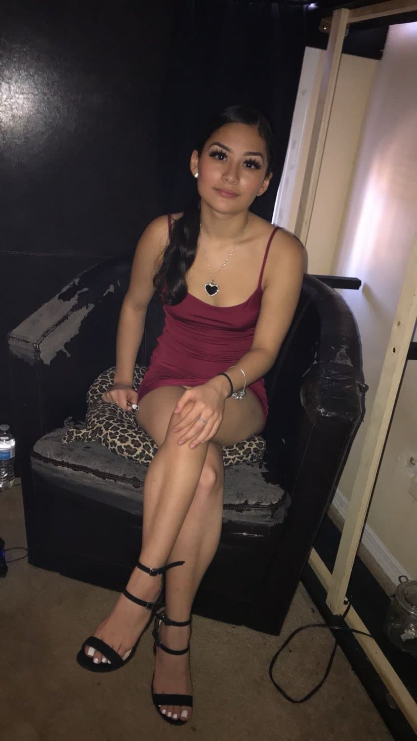 Sofia Flores, pretty face, pretty toes, and pretty pusssy..