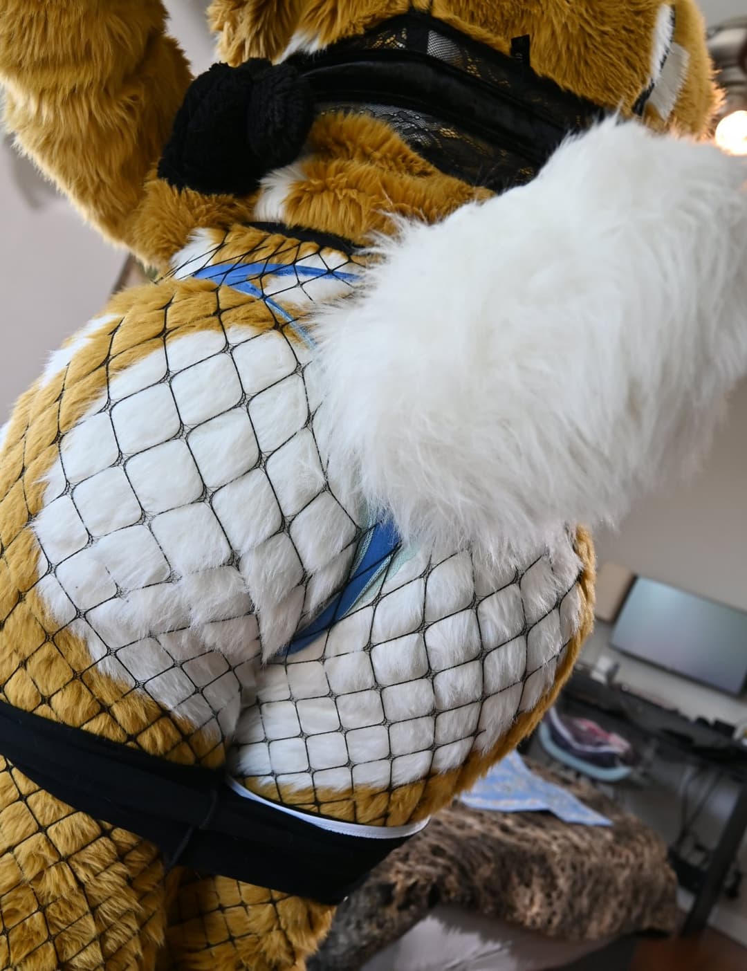 [FURRY/GAS] ?? deer fursuiter teasing and having gas (ļôťûșľâfâŵń/jǎčķâļșťŷļê)