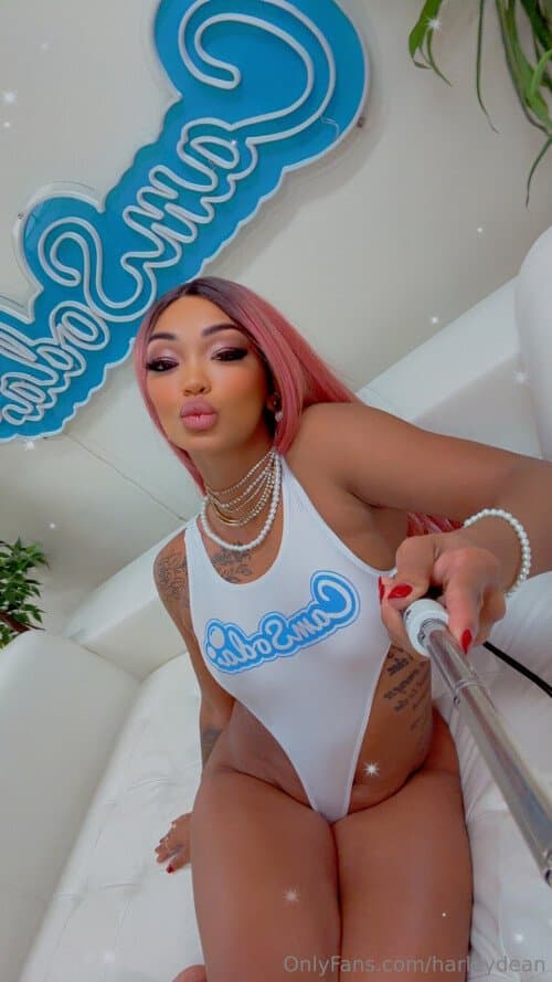 Harley Dean squirting solo