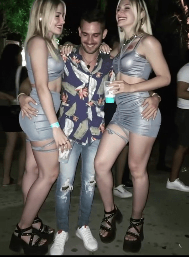 Suertudo con dos rubias argentas culonas