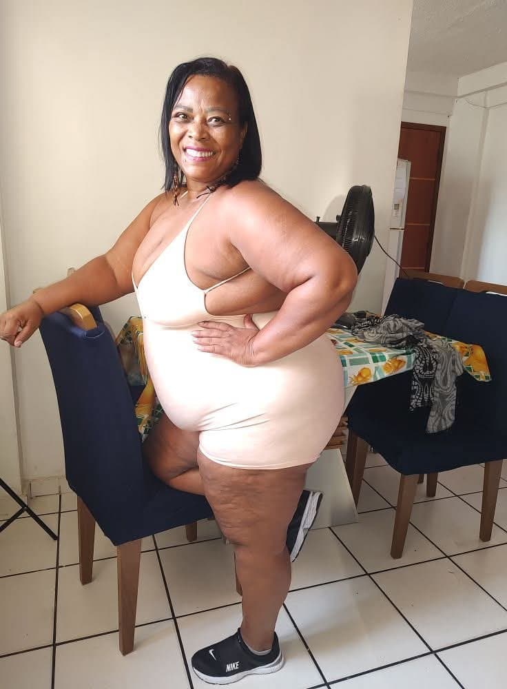 Click to view full size LATINA THICK JUICY CHUNKY SSBBW BIG ASS BOOTY
