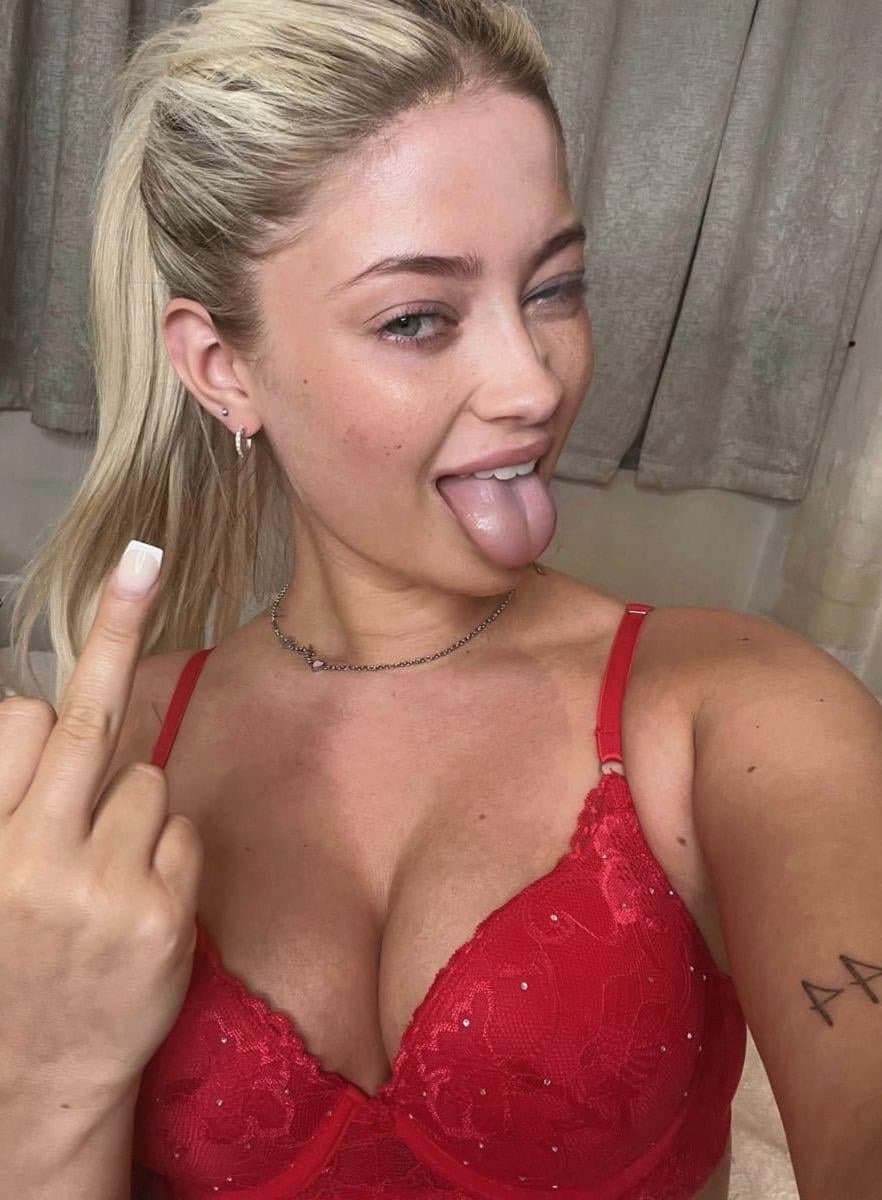 Findom Blonde Goddess