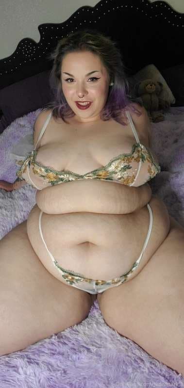 Th1ck BIG BOoty BBw P@Wg  ...M@RinA !!!