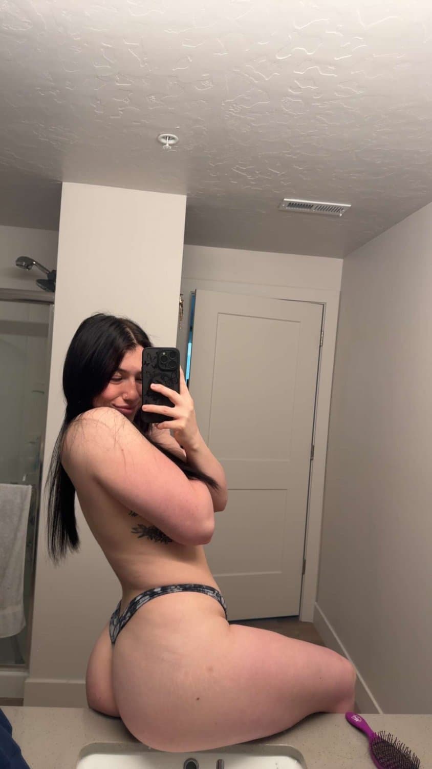 Wife’s second time being shared and getting ready to be fucked.